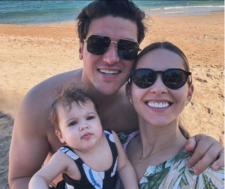 Mariana Rodríguez Cantú, Samuel Garcia y su hija Mariel de vacaciones / Instagram: @marianardzcantu