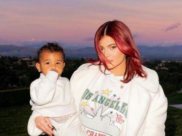 Kylie Jenner y su hija Stormi Webster usan el mismo vestido de