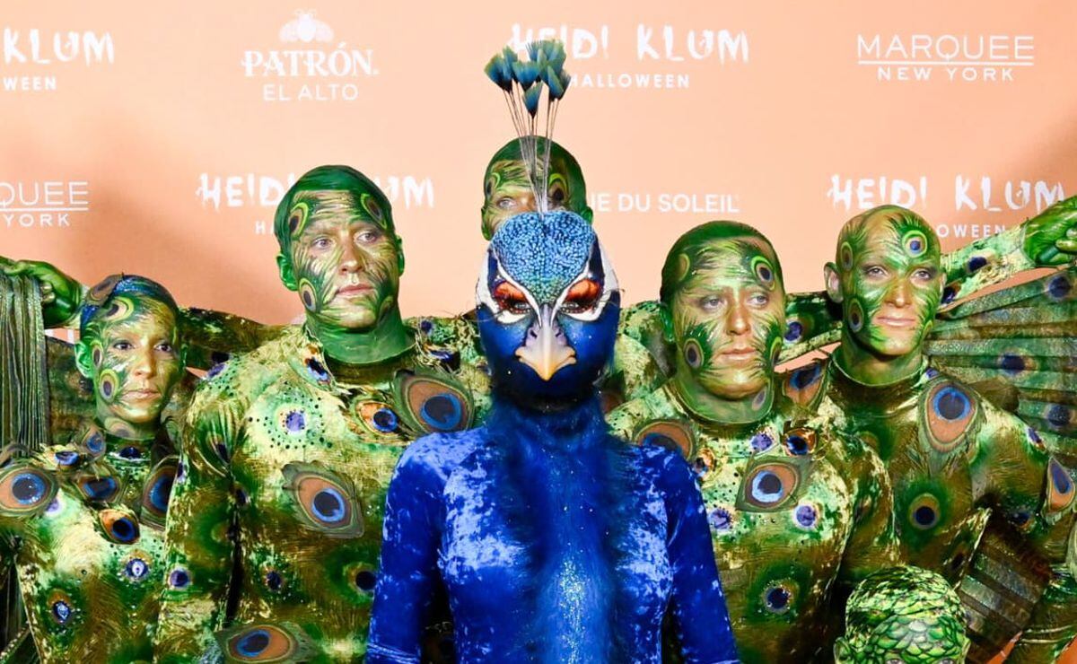 Halloween tiene reina: Heidi Klum asombra con disfraz de pavo real junto al  Cirque du Soleil