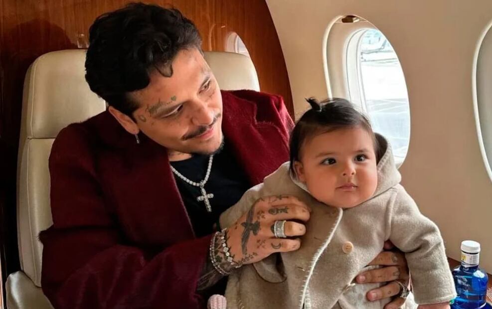 Christian Nodal con su hija Inti / Foto: Instagram