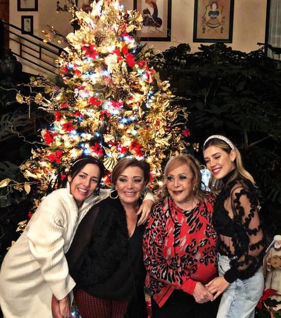 Stephanie Salas, Sylvia Pasquel, Silvia Pinal y Stephanie Salas/ Instagram: @sylviapasquel.