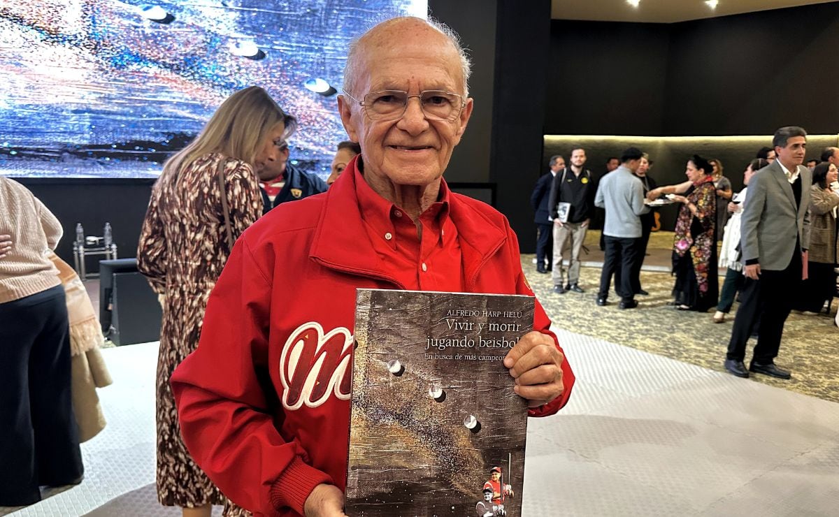 Alfredo Harp Helú presents “Living and dying playing baseball”, his life in a book